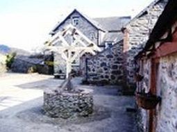 Pen-Isa'R-Llan Farm Hotel Llanfor Exterior photo
